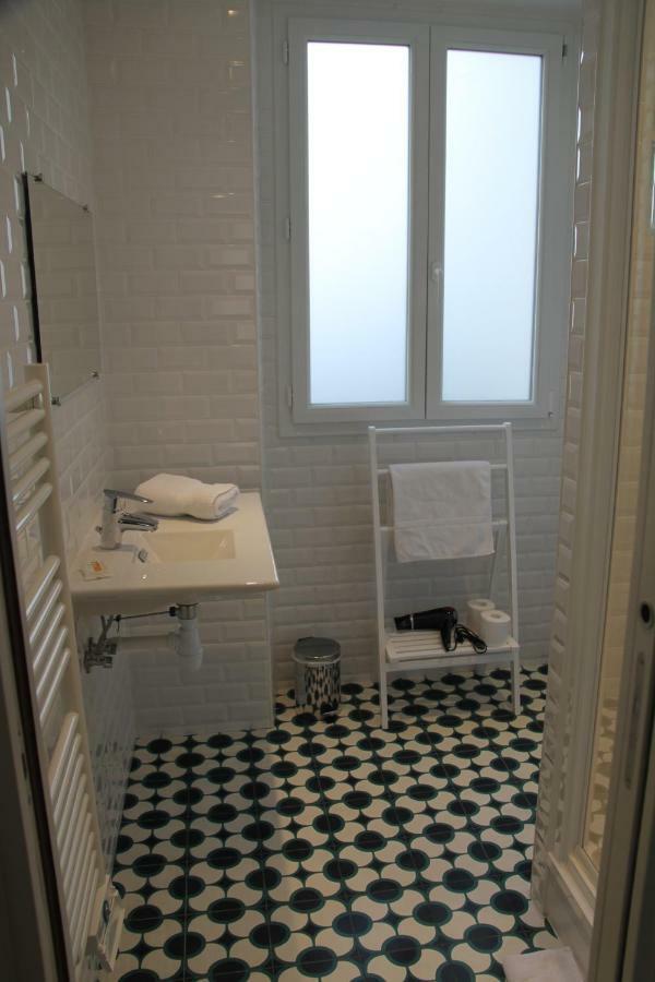 Les Toits De Paris Bed & Breakfast Eksteriør bilde