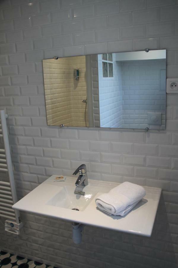 Les Toits De Paris Bed & Breakfast Eksteriør bilde